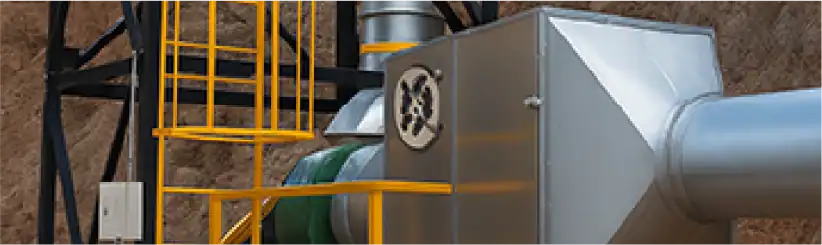 Ventilador centrífugo con caja plenum y ducto metálico — sistema de extracción y ventilación industrial